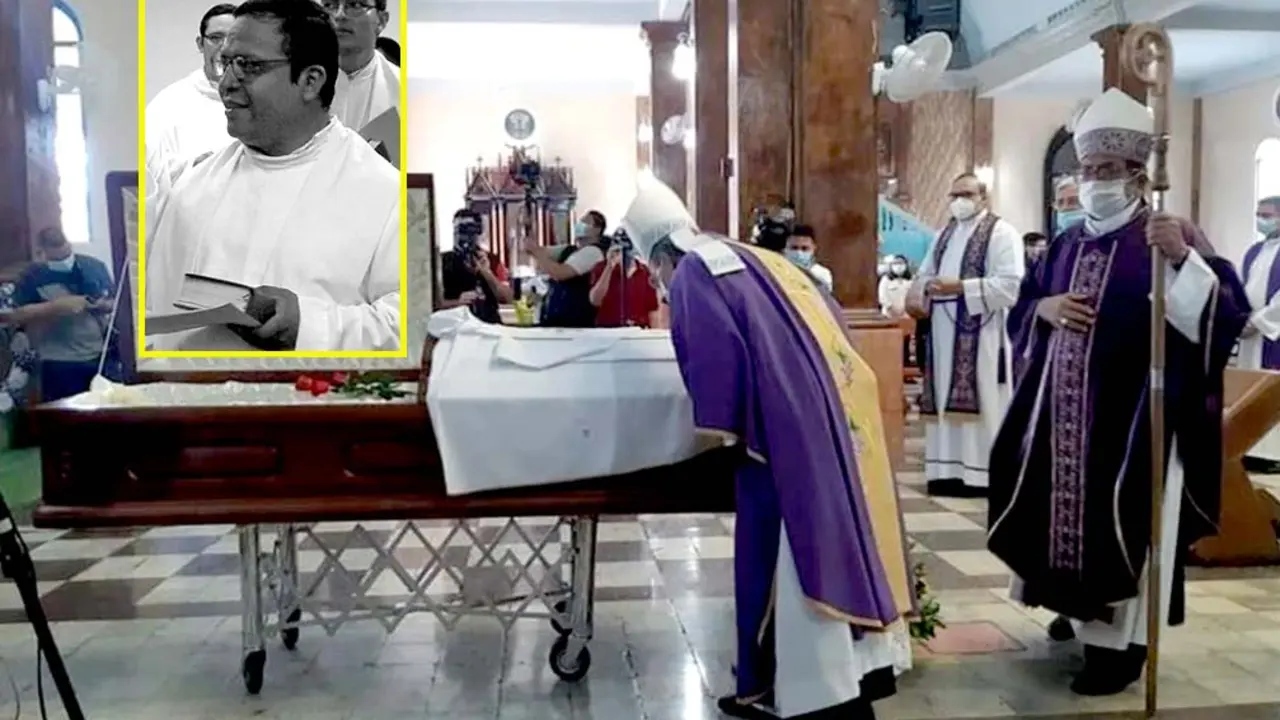 Actos f&uacute;nebres del padre Ricardo Cortez encontrado quien fue asesinado Foto 2 tomada de la Diocecis de Zacatecoluca