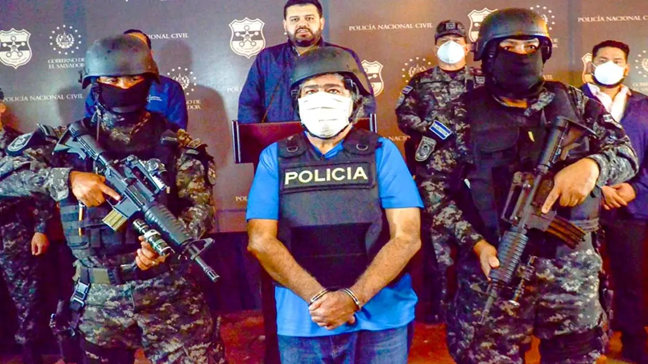 Presentaci&oacute;n del empresario capturado Miguel Ernesto Daura Mijango por evavir $293 millones foto tomada de la Secretar&iacute;a de Prensa de la Presidencia