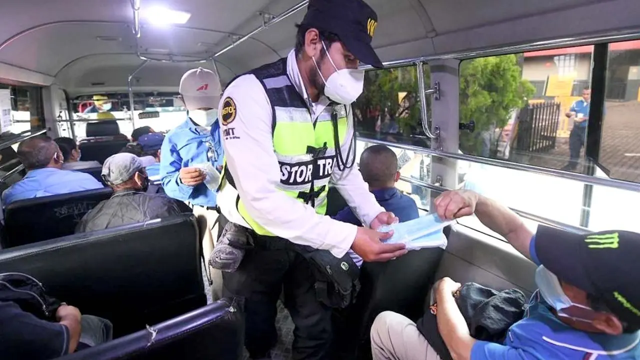 Transporte p&uacute;blico inicia operaciones Foto tomada de la Secretar&iacute;a de Comunicaciones de la Presidencia 7