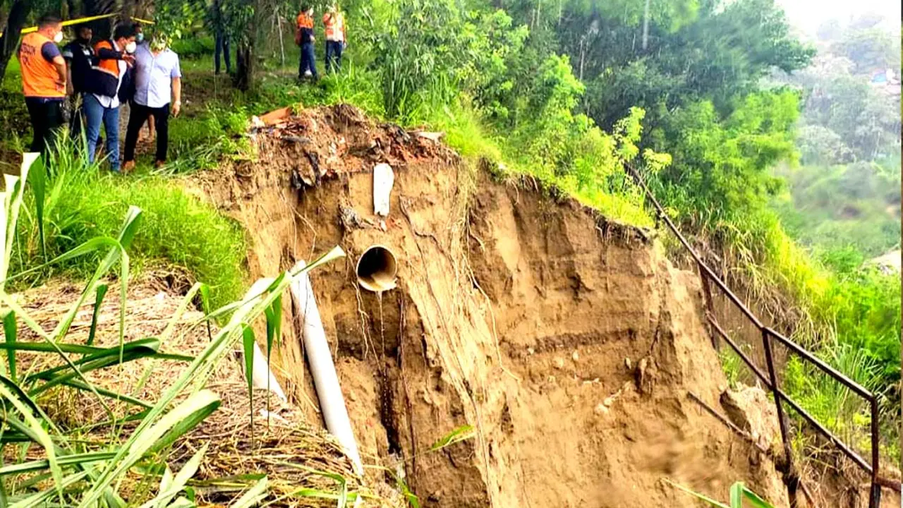 C&aacute;rcava en Jardines del Bulevar Soyapango Foto tomada de Protecci&oacute;n Civil