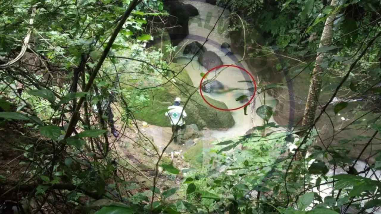 Cad&aacute;ver en r&iacute;o de Jard&iacute;nes del Recuerdo