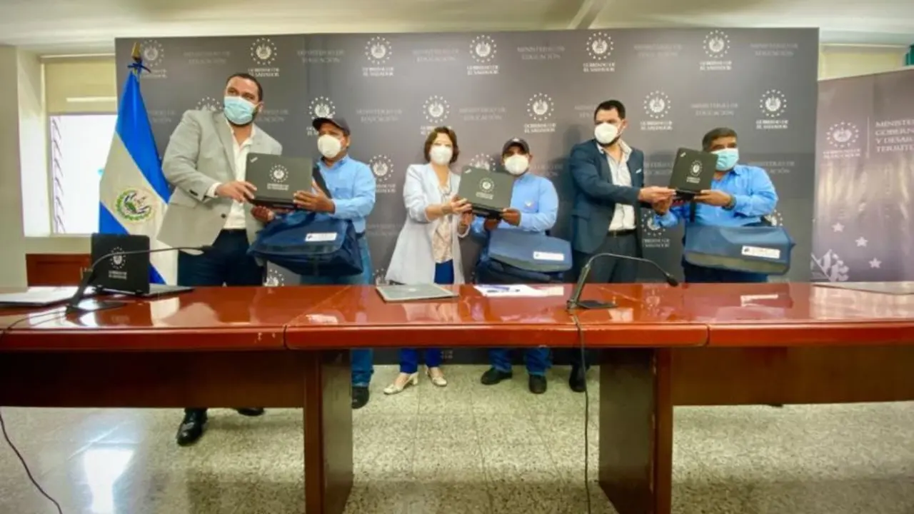 A maestros con enfermedades cr&oacute;nicas