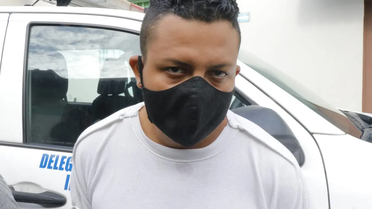 Padrastro del ni&ntilde;o de Vista al Lago