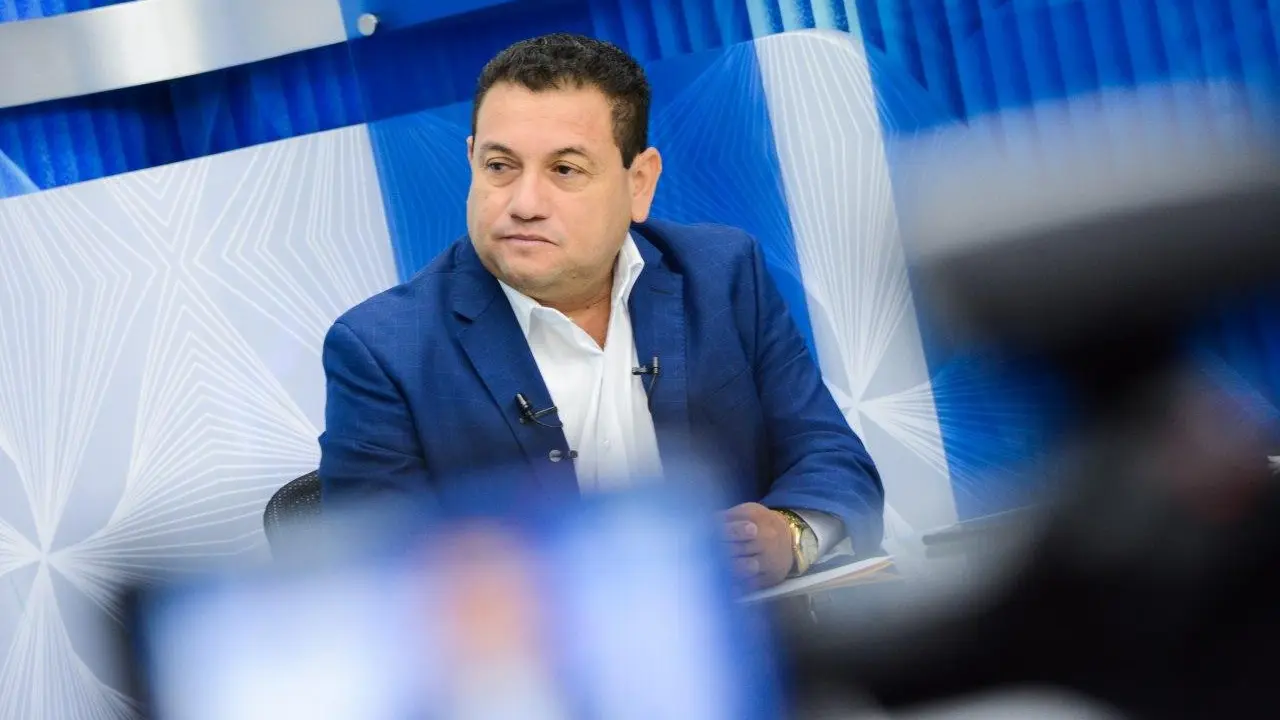 Rolando Castro en Di&aacute;logo