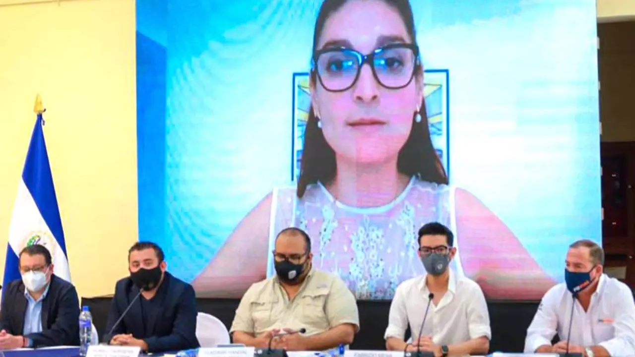 Gobierno establece asocio estrat&eacute;gico con Waze Foto Secretar&iacute;a de Prensa de la Presidencia 2