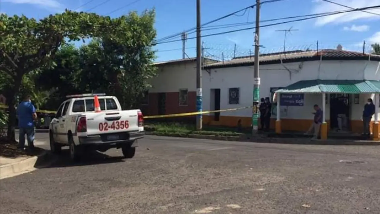 Hombre muerto en veh&iacute;culo