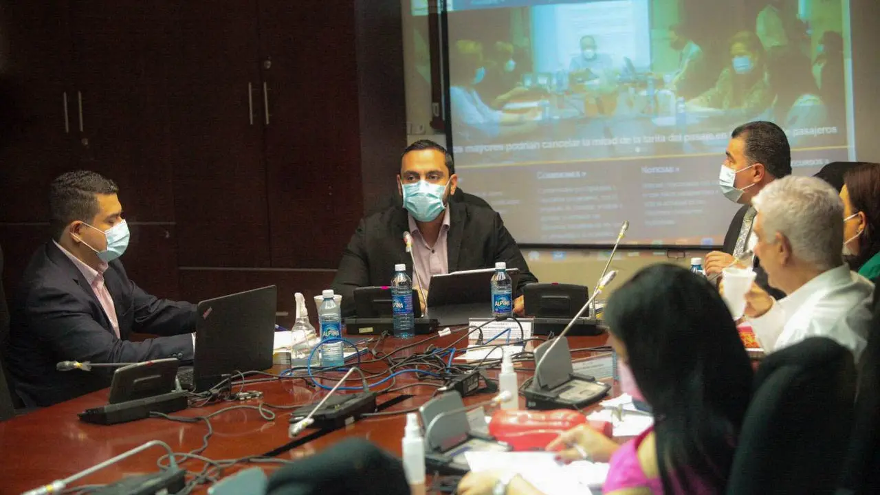 Alab&iacute; en la Asamblea