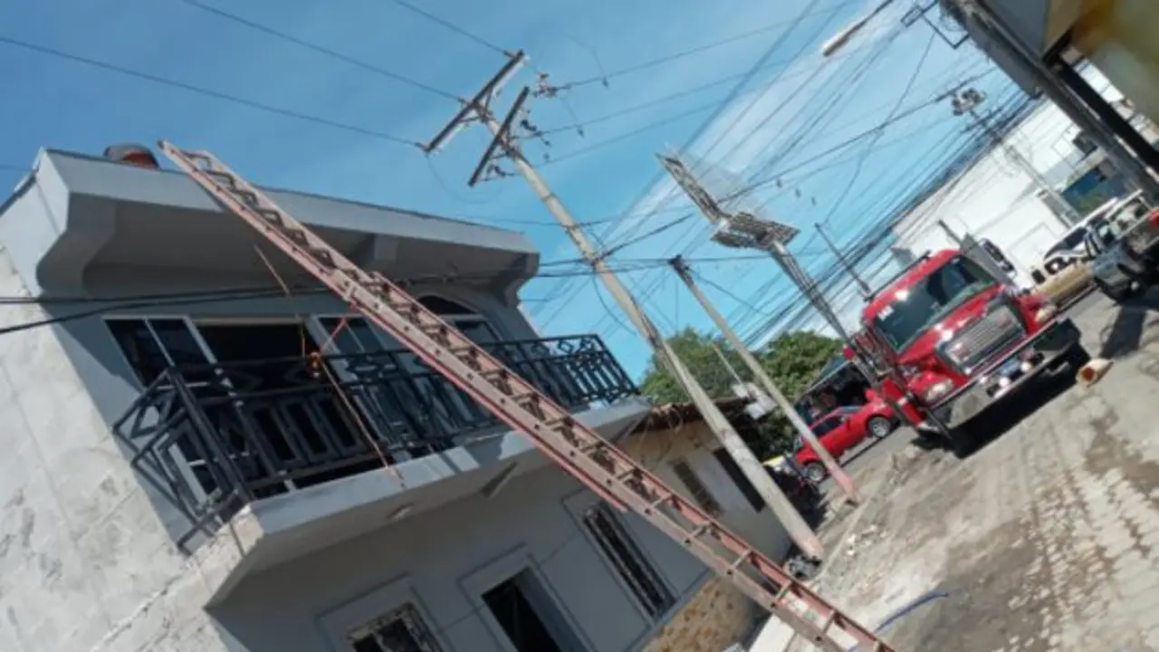 Menor de 17 a&ntilde;os recibe descarga el&eacute;ctrica