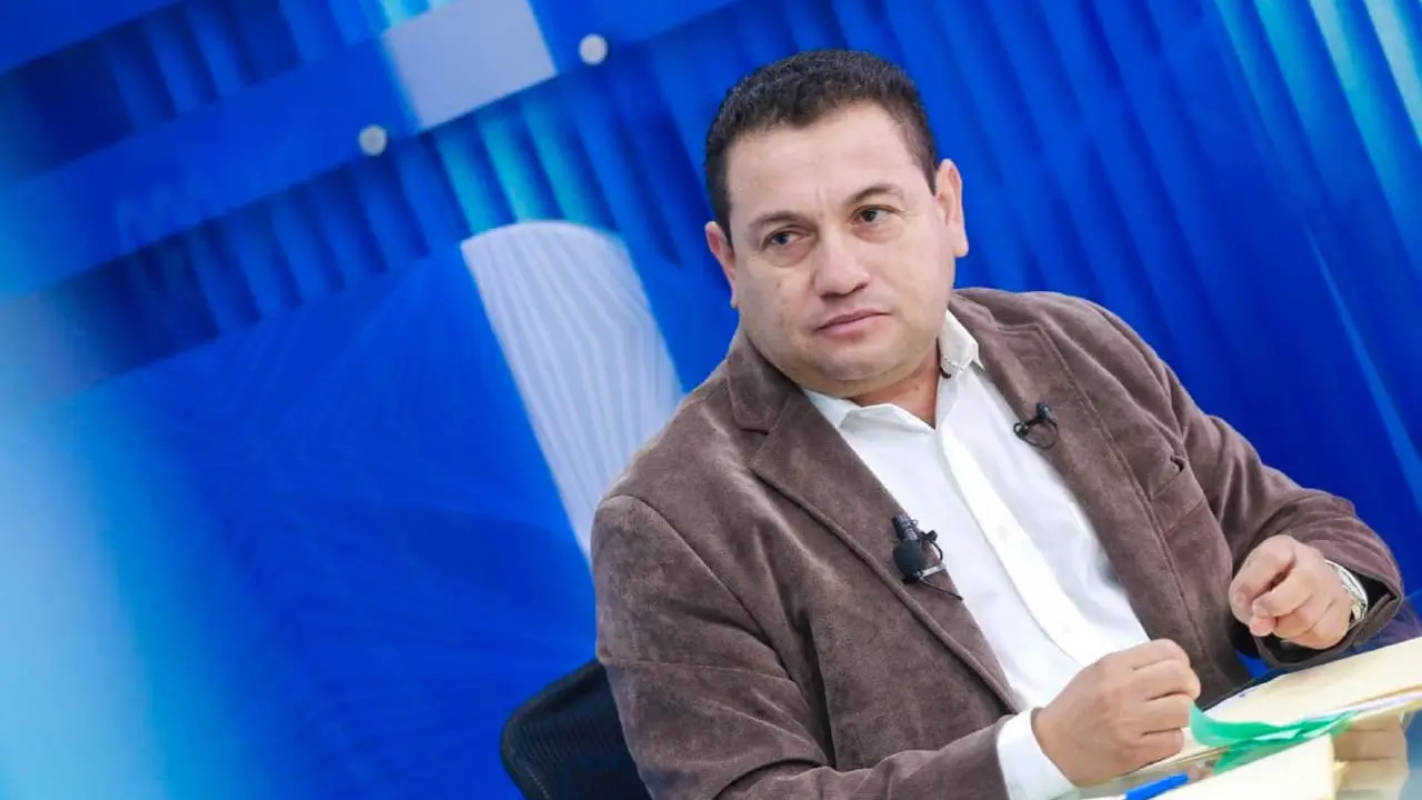 Rolando Castro en Di&aacute;logo 2