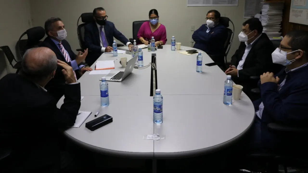 TSE en reuni&oacute;n