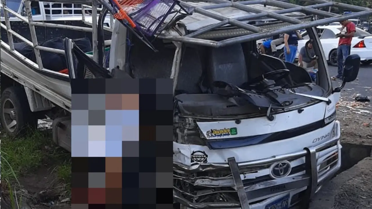 Mujer termos del r&iacute;o