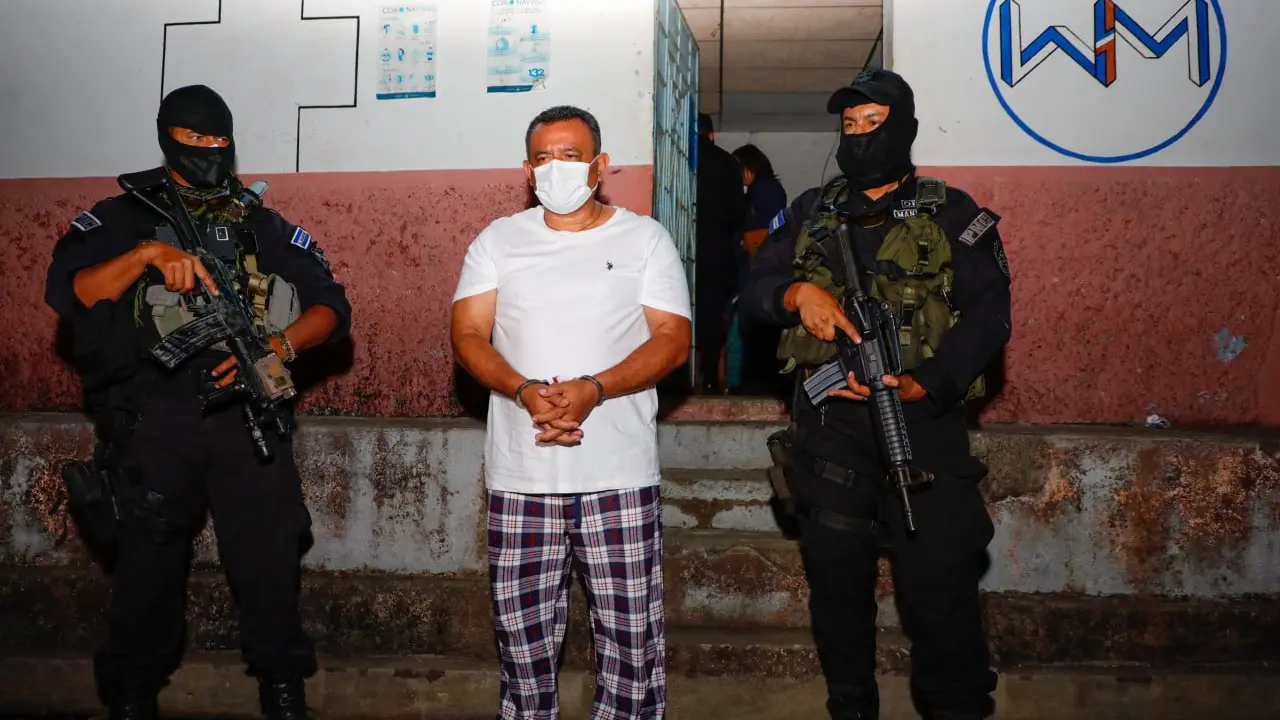 Alcalde de El Tr&aacute;nsito