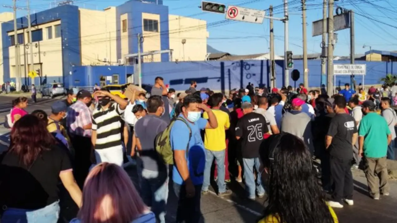 Protesta de vendedores en la Tiendona