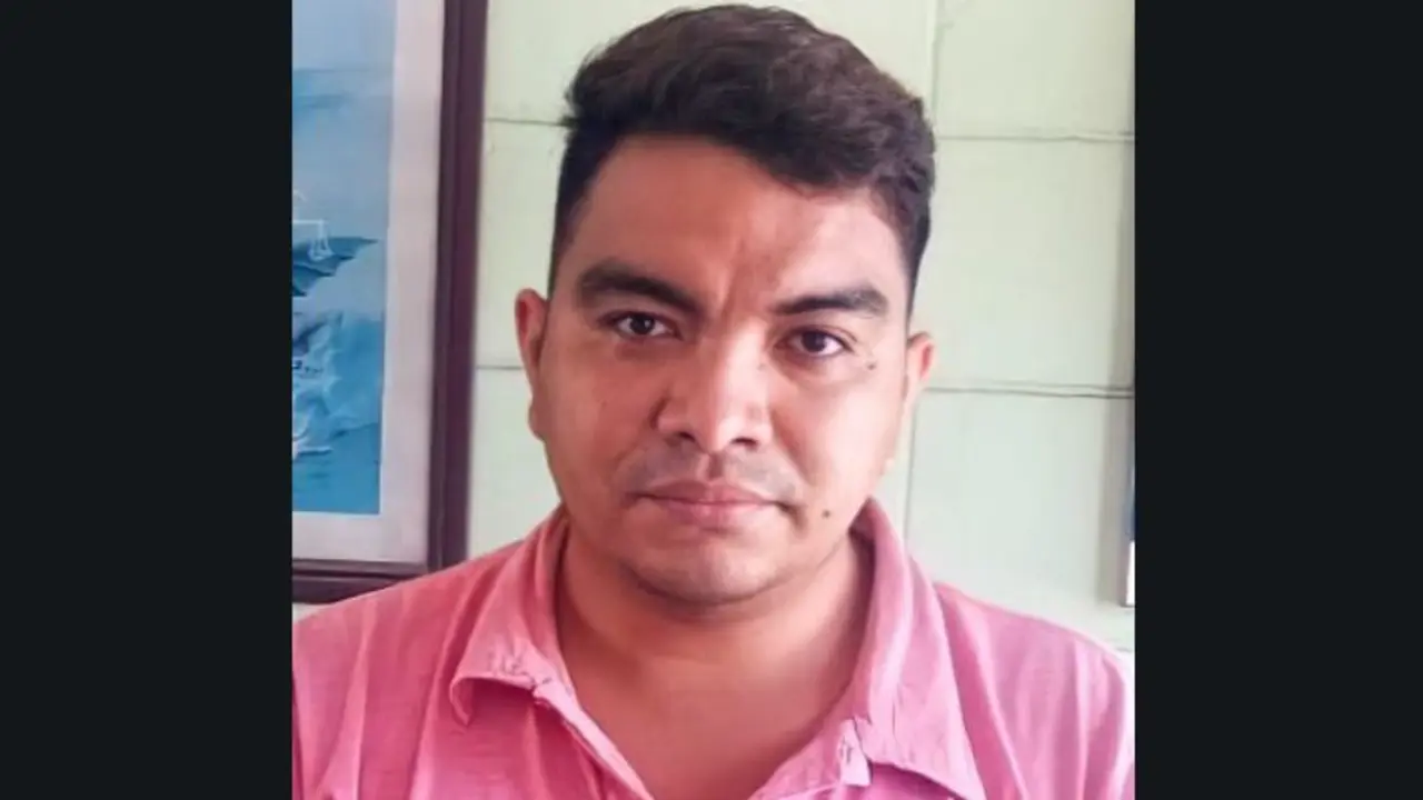 Sustra&iacute;a tarjetas de cr&eacute;dito