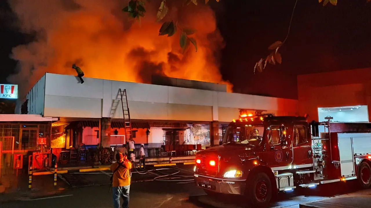Incendio en Pueblo Viejo