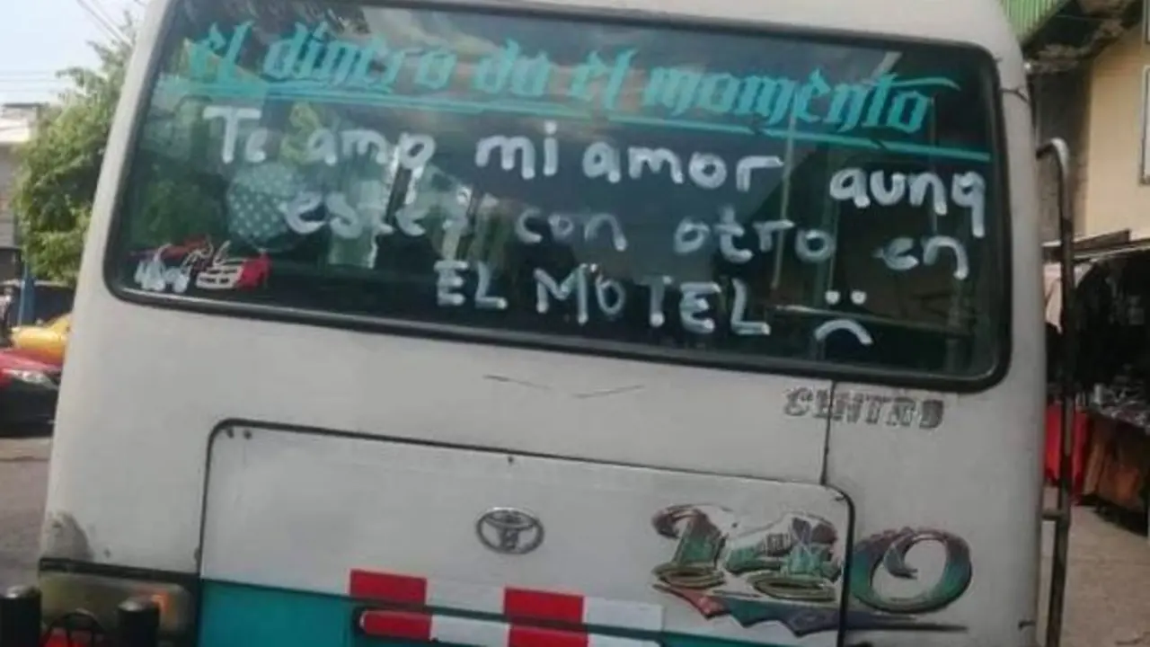 Microb&uacute;s de la 140