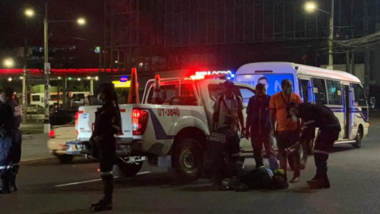 Mujer se cay&oacute; de la 42-B