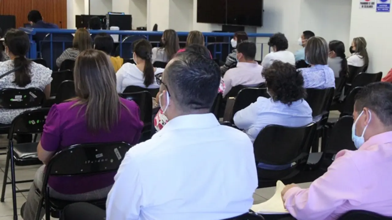 Audiencia contra empleada de Hacienda