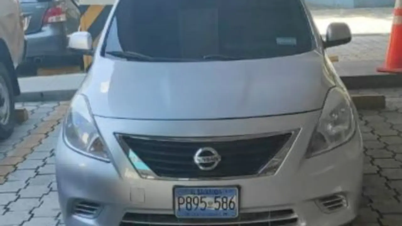 Carro Nissan