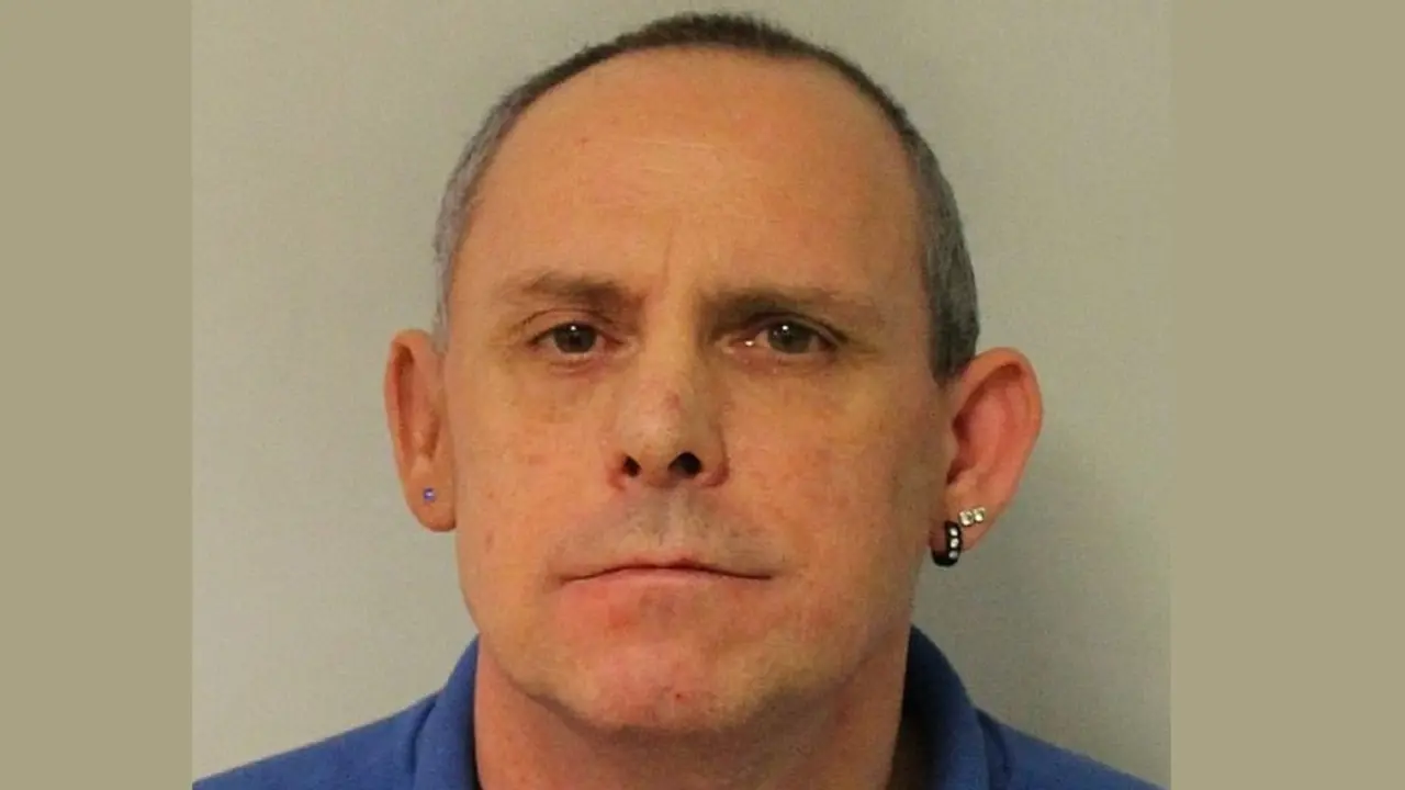 Empleado de hospital en Inglaterra