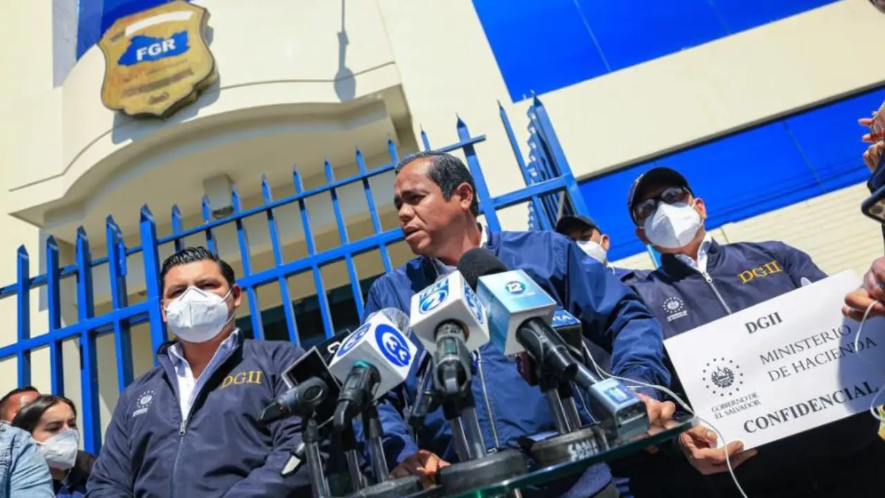 Siete avisos de evasi&oacute;n de impuestos