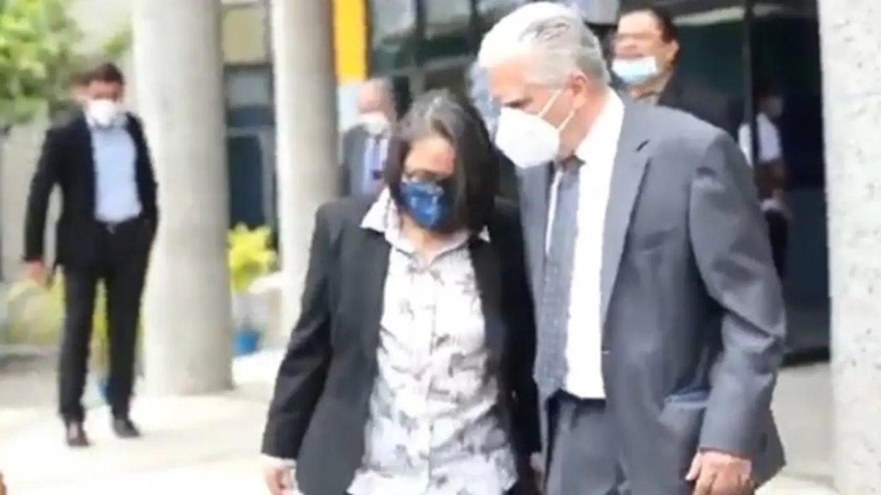 Regina Ca&ntilde;as en los Juzgados 