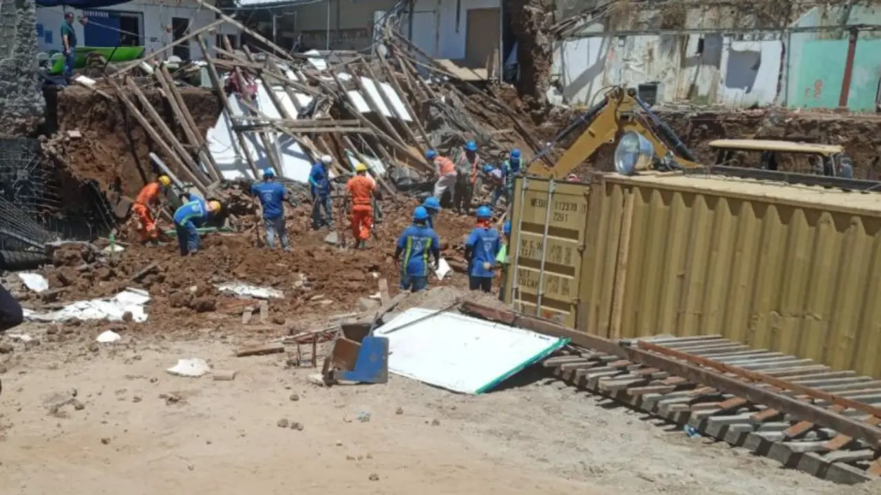 Trabajadores mueren soterrados en San Miguel