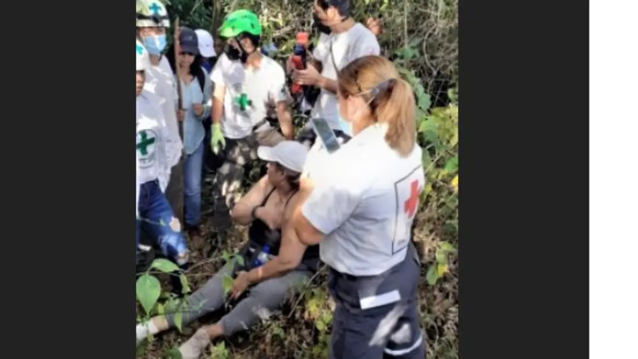 Once turistas en volc&aacute;n de San Salvador