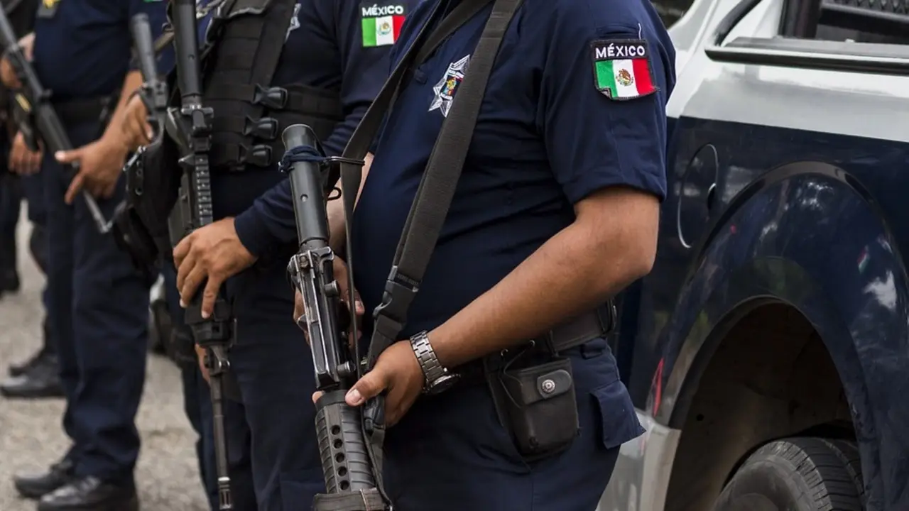 Polic&iacute;as de M&eacute;xico