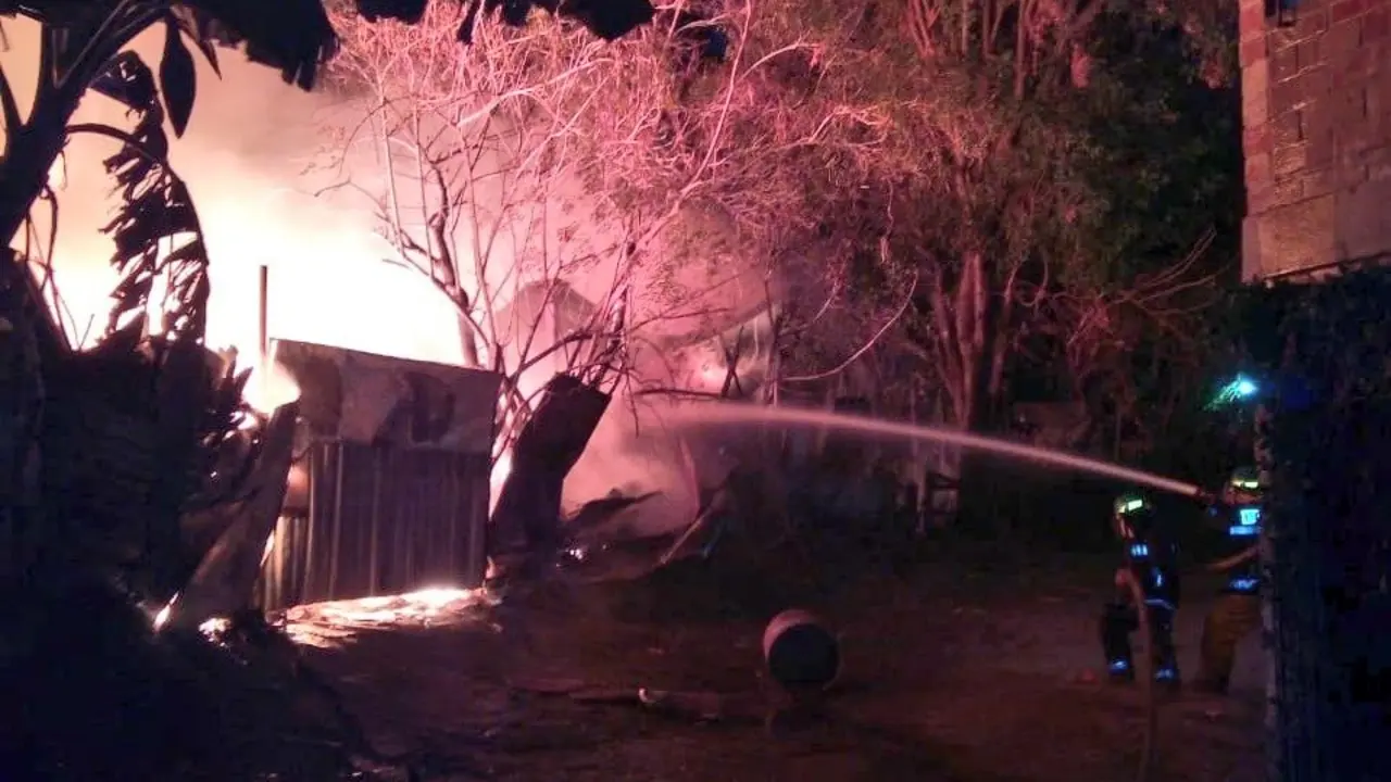 Incendio en Chatarrer&iacute;a
