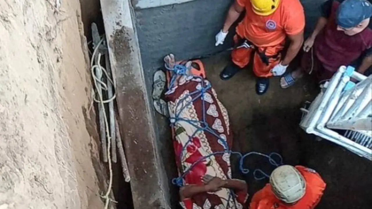 Rescatan a trabajador de la construcci&oacute;n