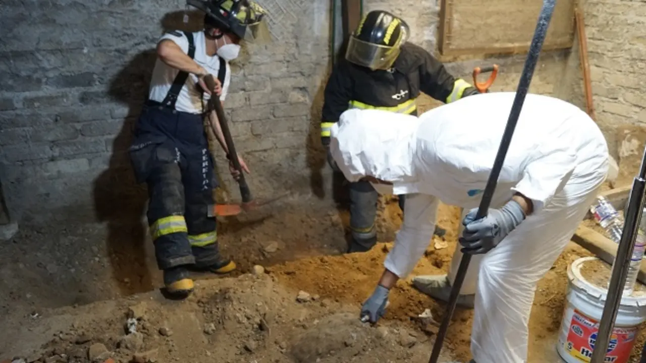 Escena de cementetio clandestino M&eacute;xico