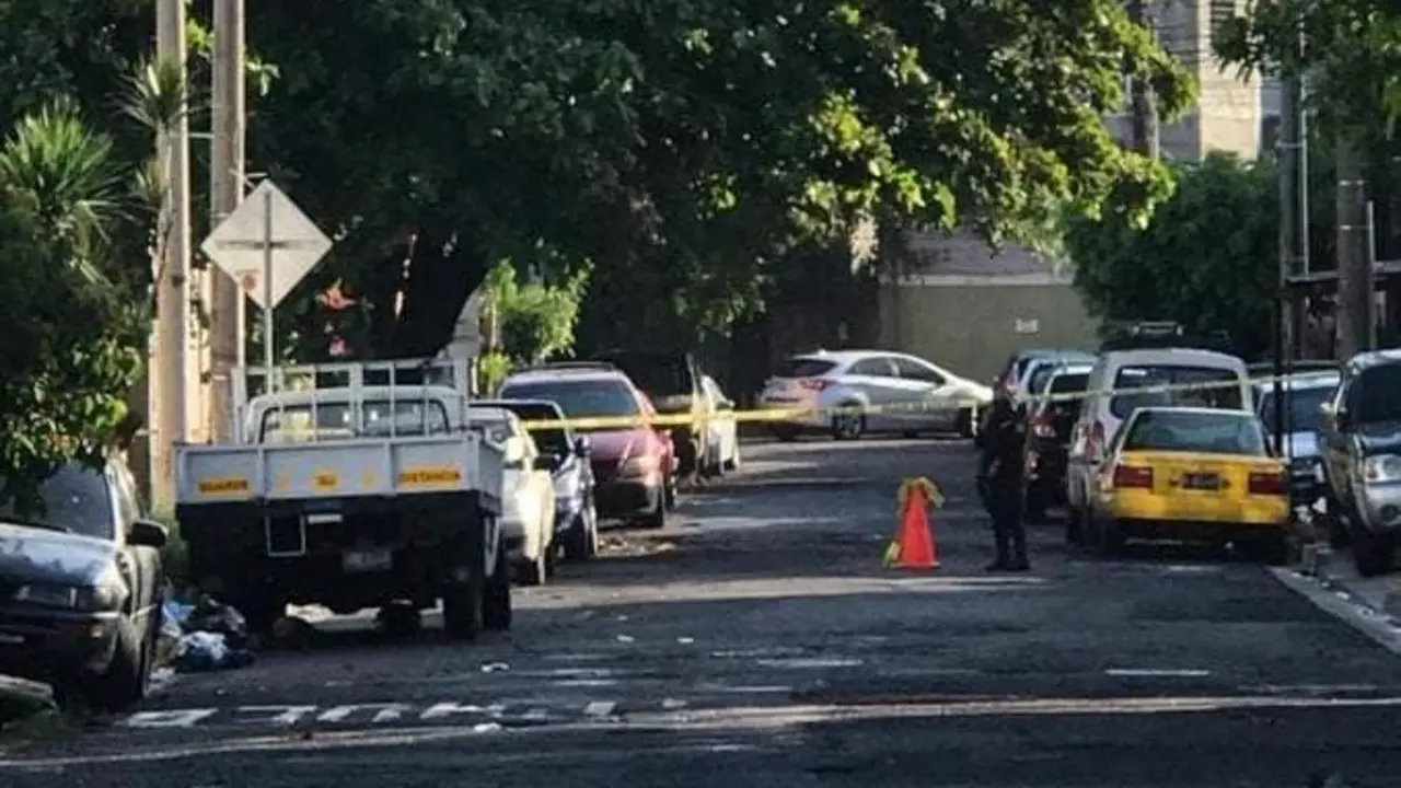 Asalatado y herido de bala