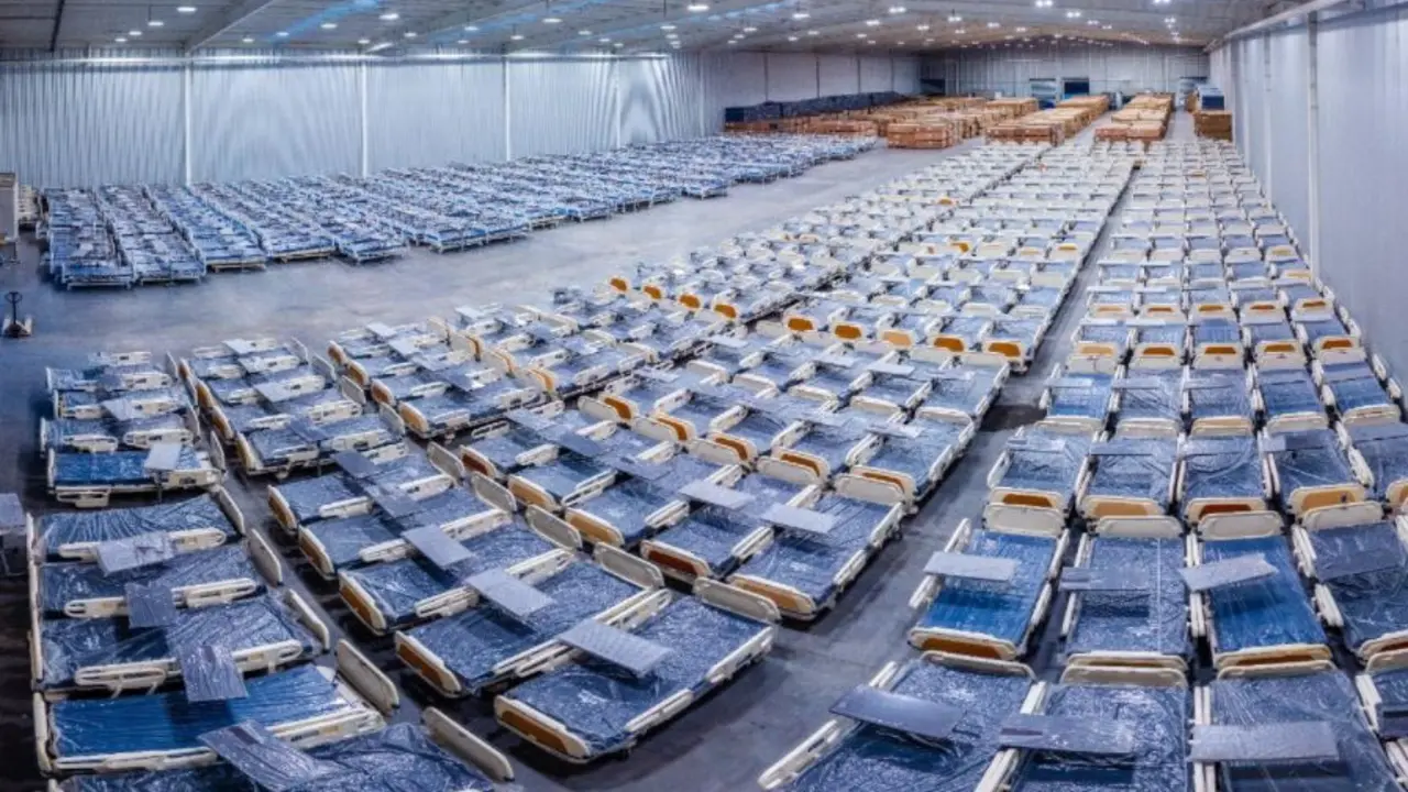 Entregan camas a hospitales