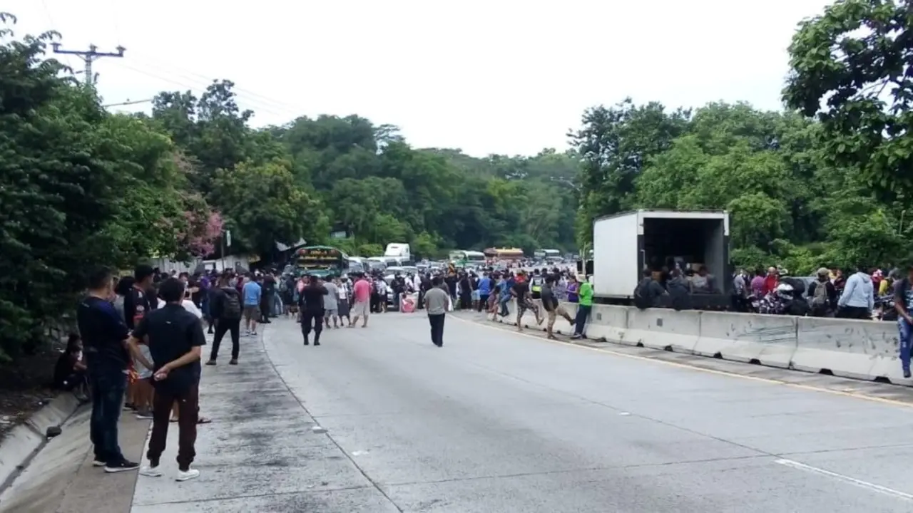 Protesta de Comunidades en el Puerto La Libertad