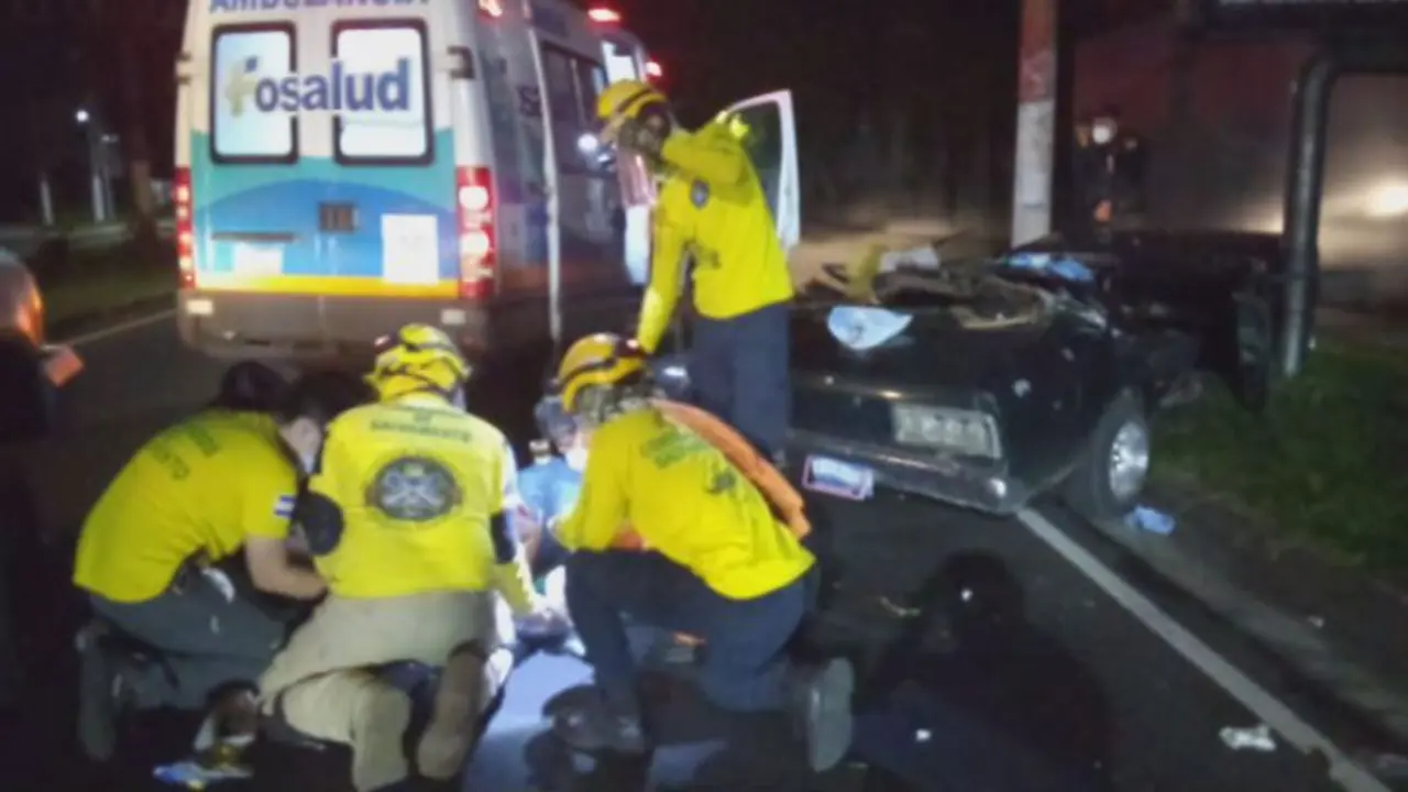 Choque en bulevar del Ej&eacute;rcito