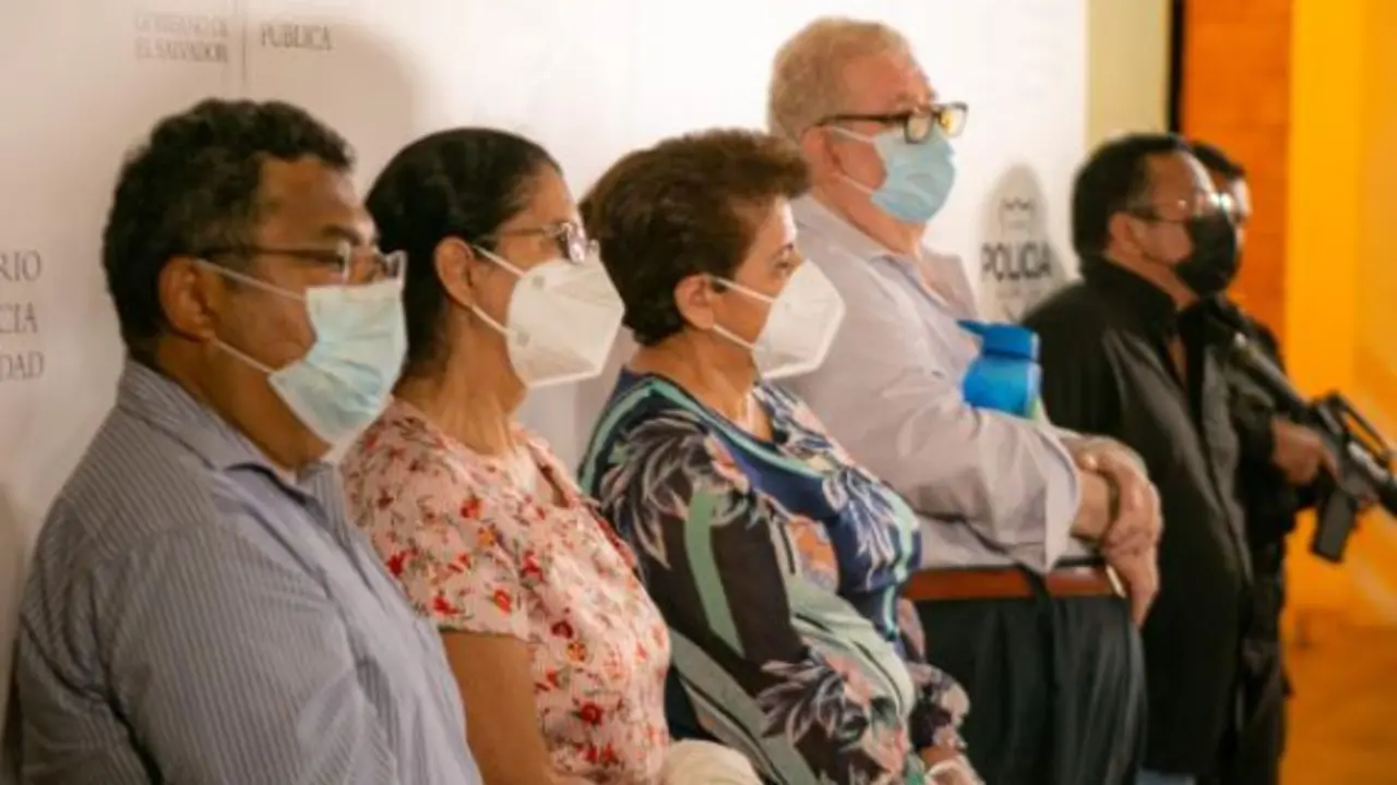 Exfuncionarios acusados