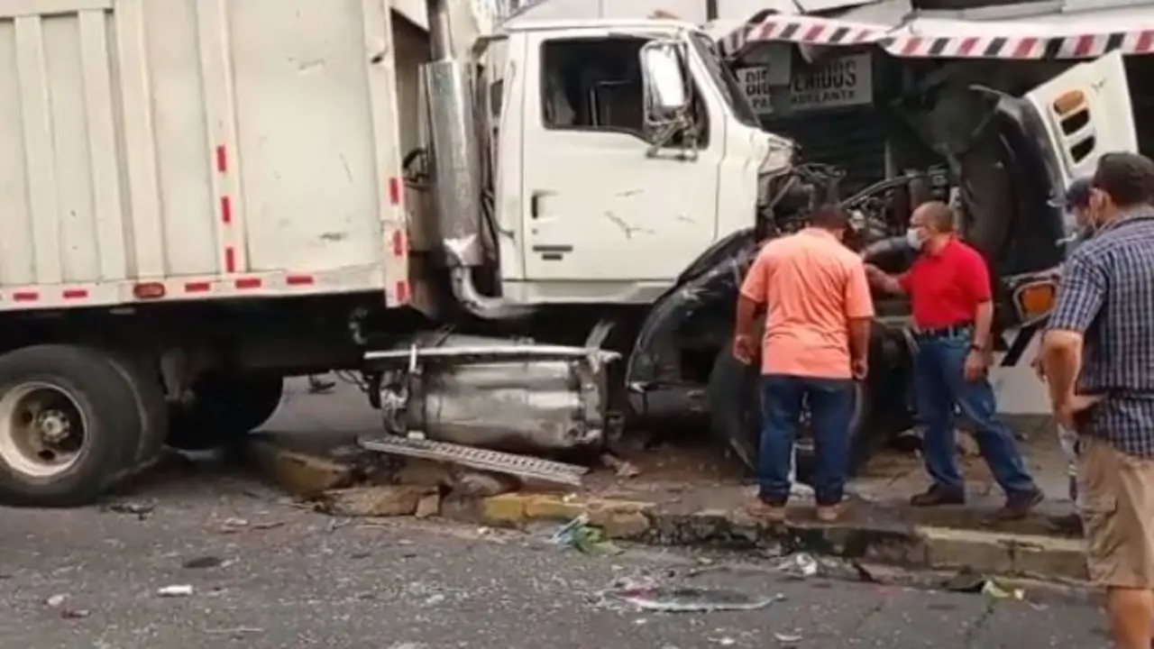 Cuatro empleados heridos