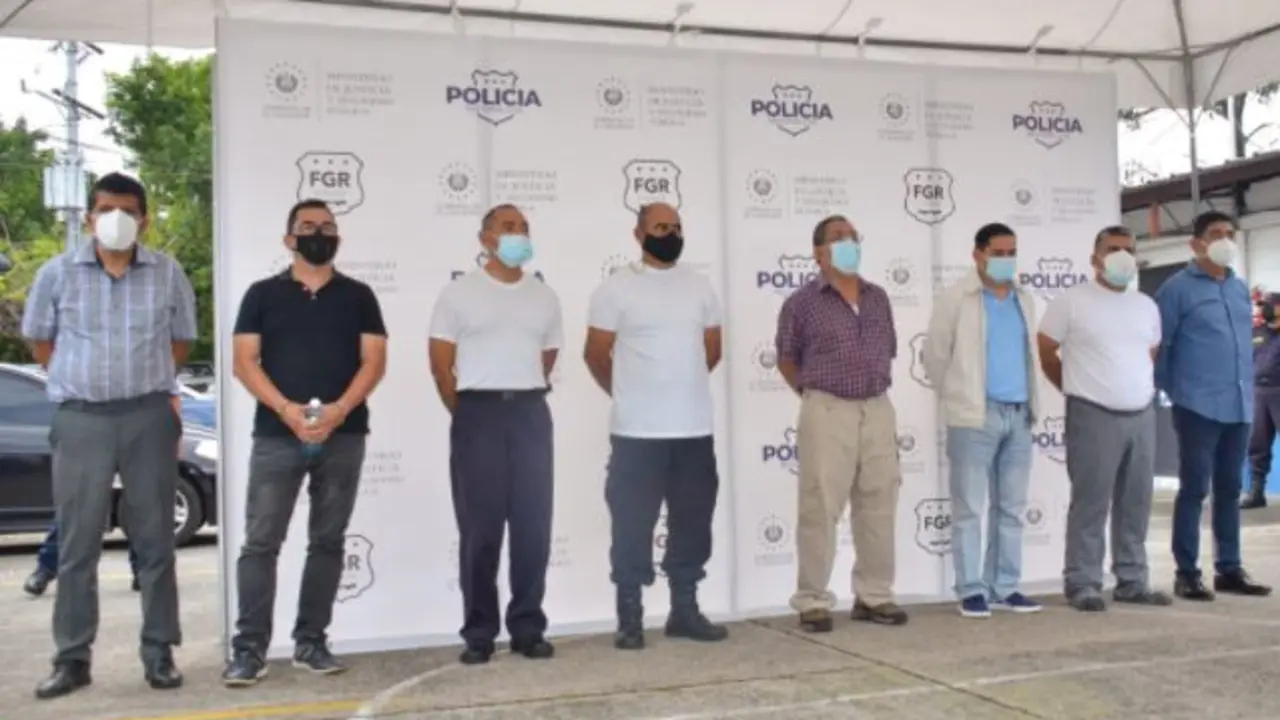 Exfuncionarios capturados el jueves