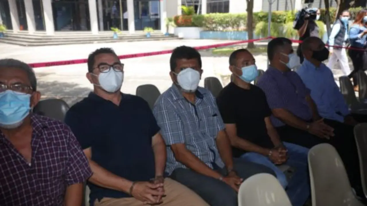 Requerimiento contra exfuncionarios del FMLN