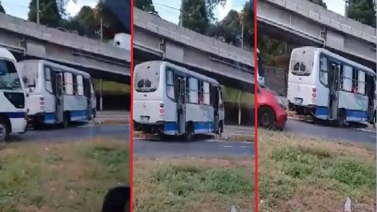 Microbusero se salta los separadores