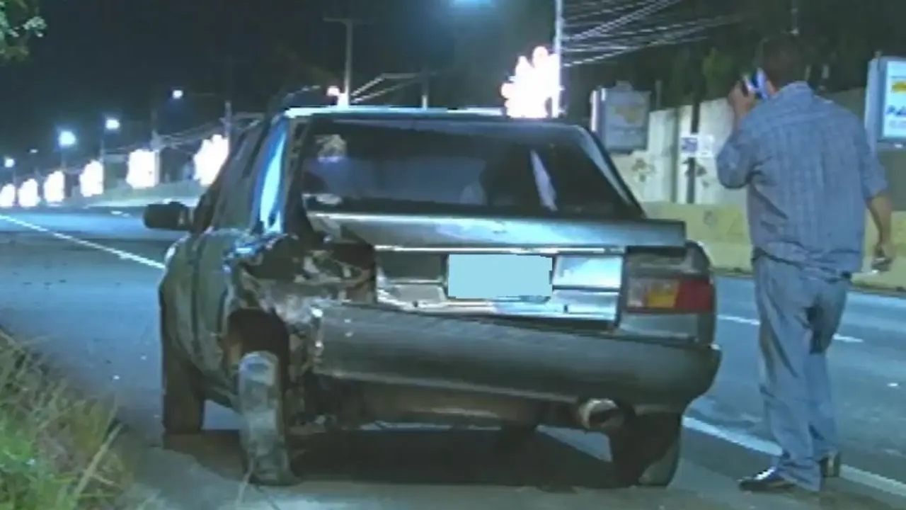 Automovilista en la Avenida Jerusalem