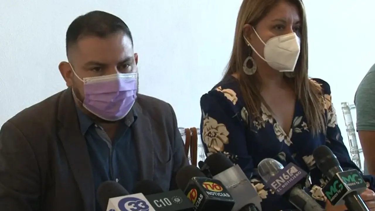 Alcalde Saget renuncia a ARENA