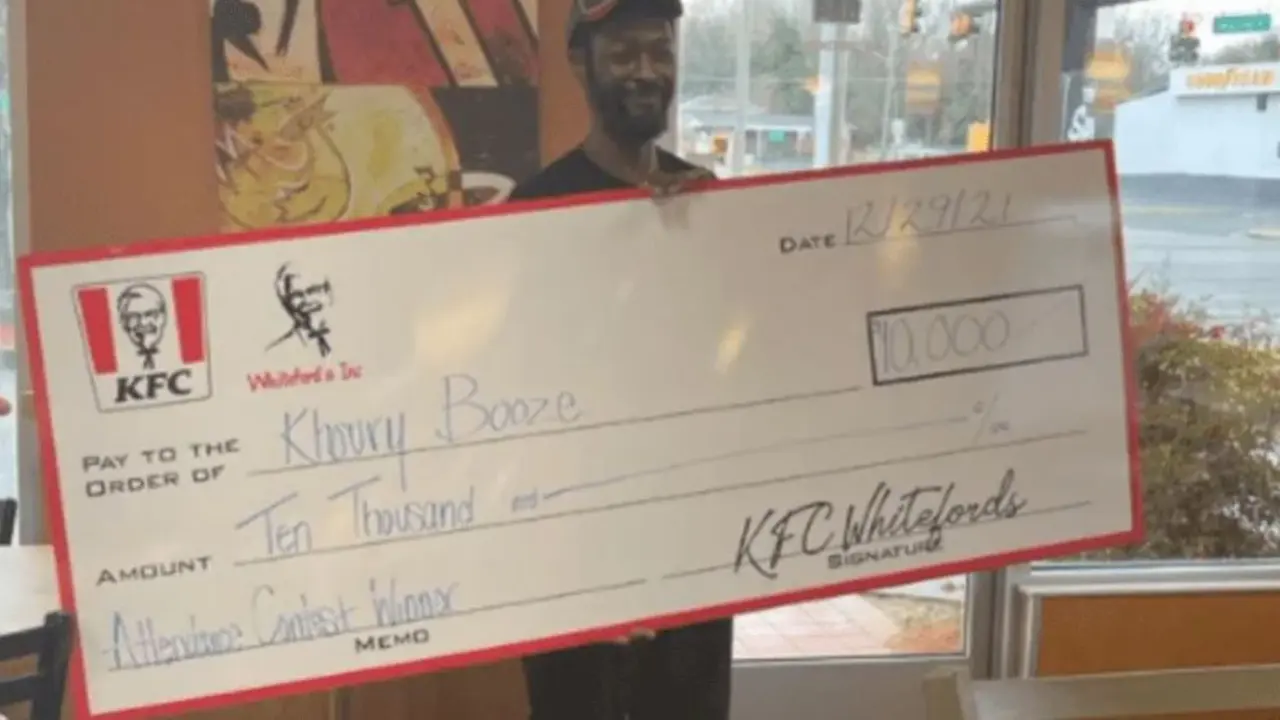 Empleado recibe $10,000