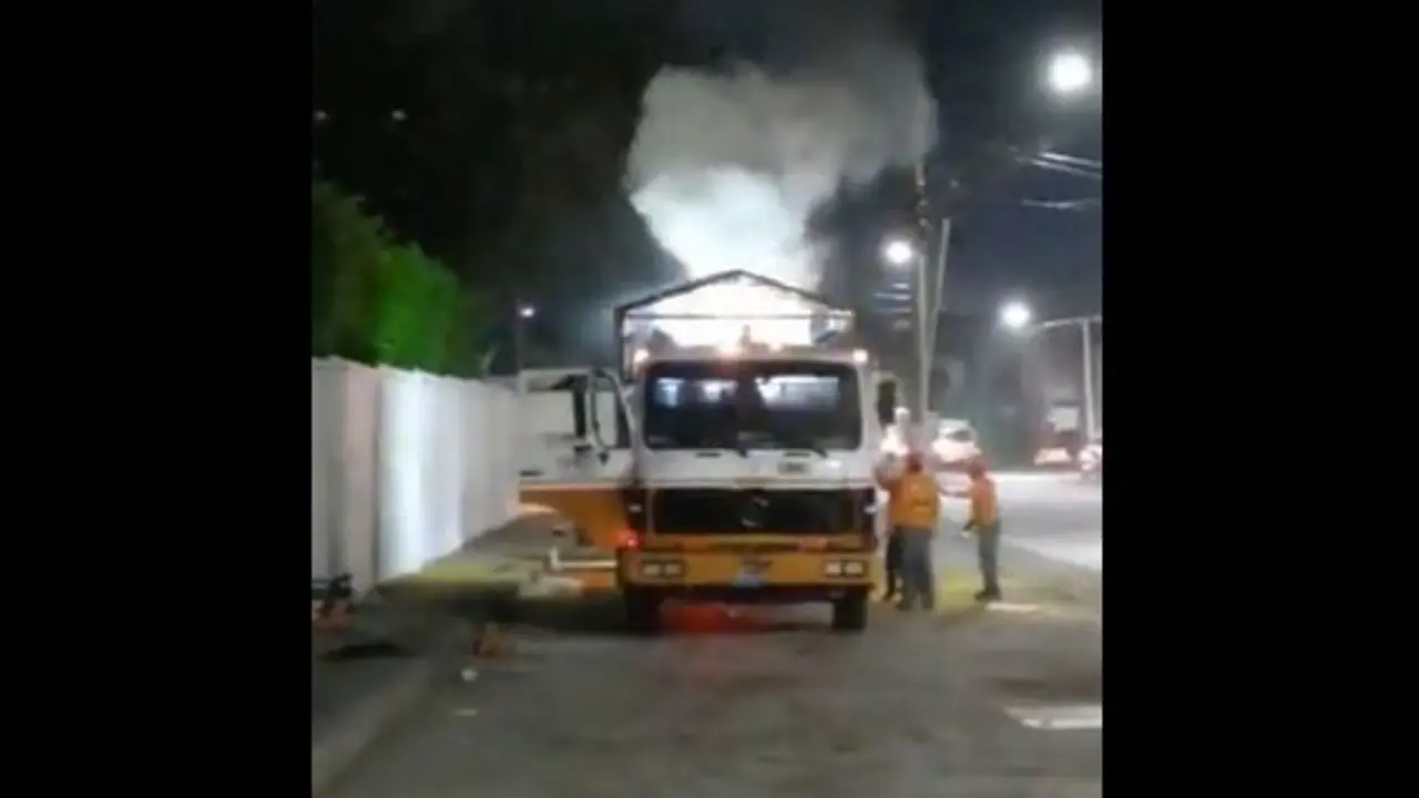 Cinco quemados por explosi&oacute;n de pintura y asfalto