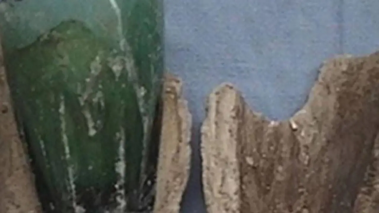 Vaso de vidrio en el est&oacute;mago