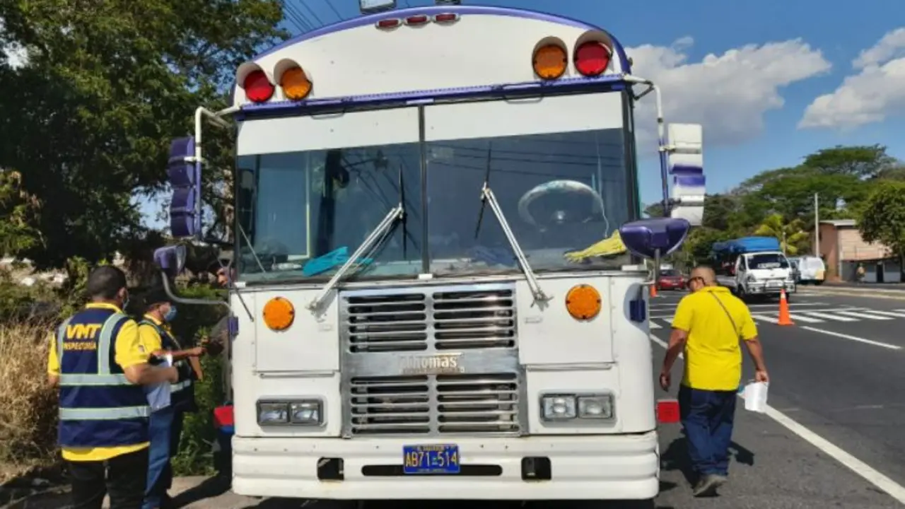 Busero de la 133 sancionado