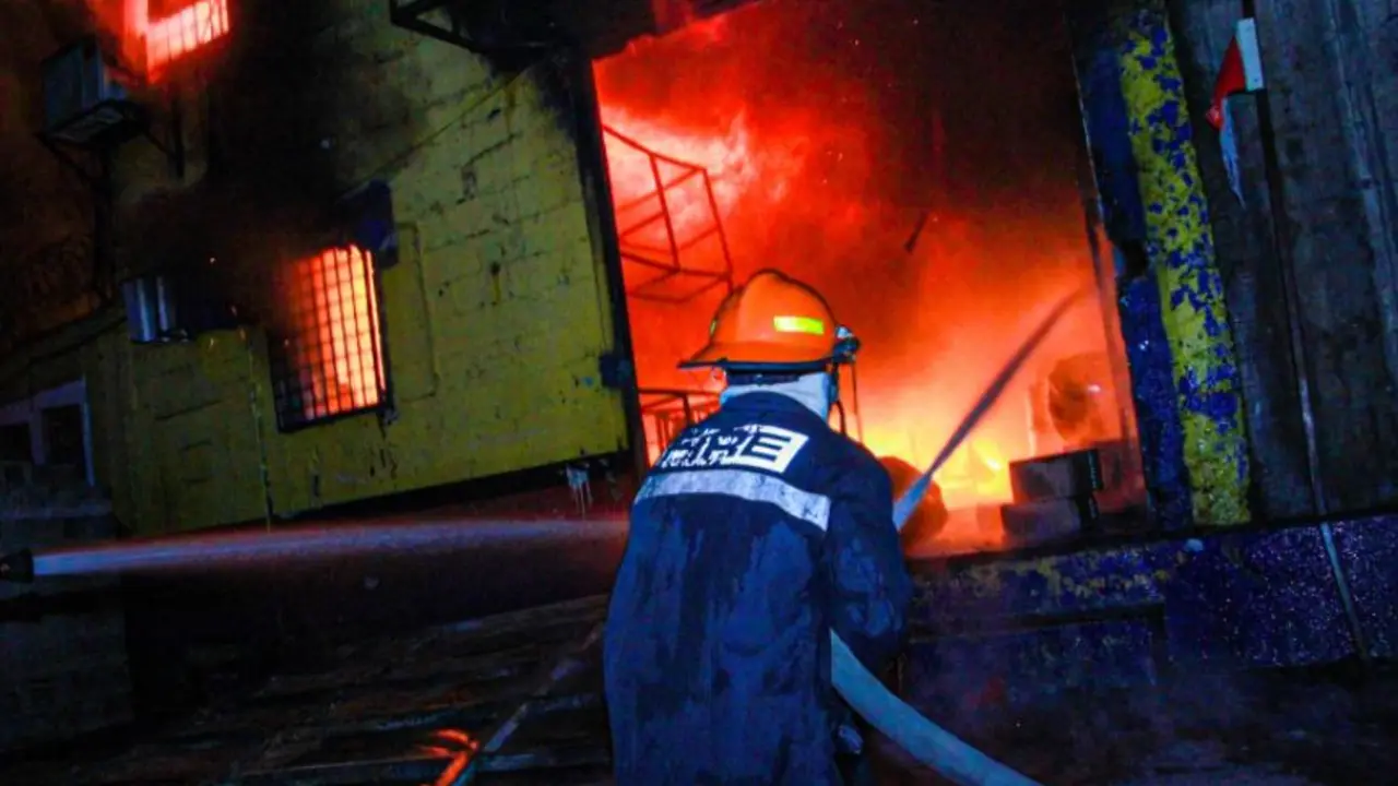 Incendio en ferreter&iacute;a