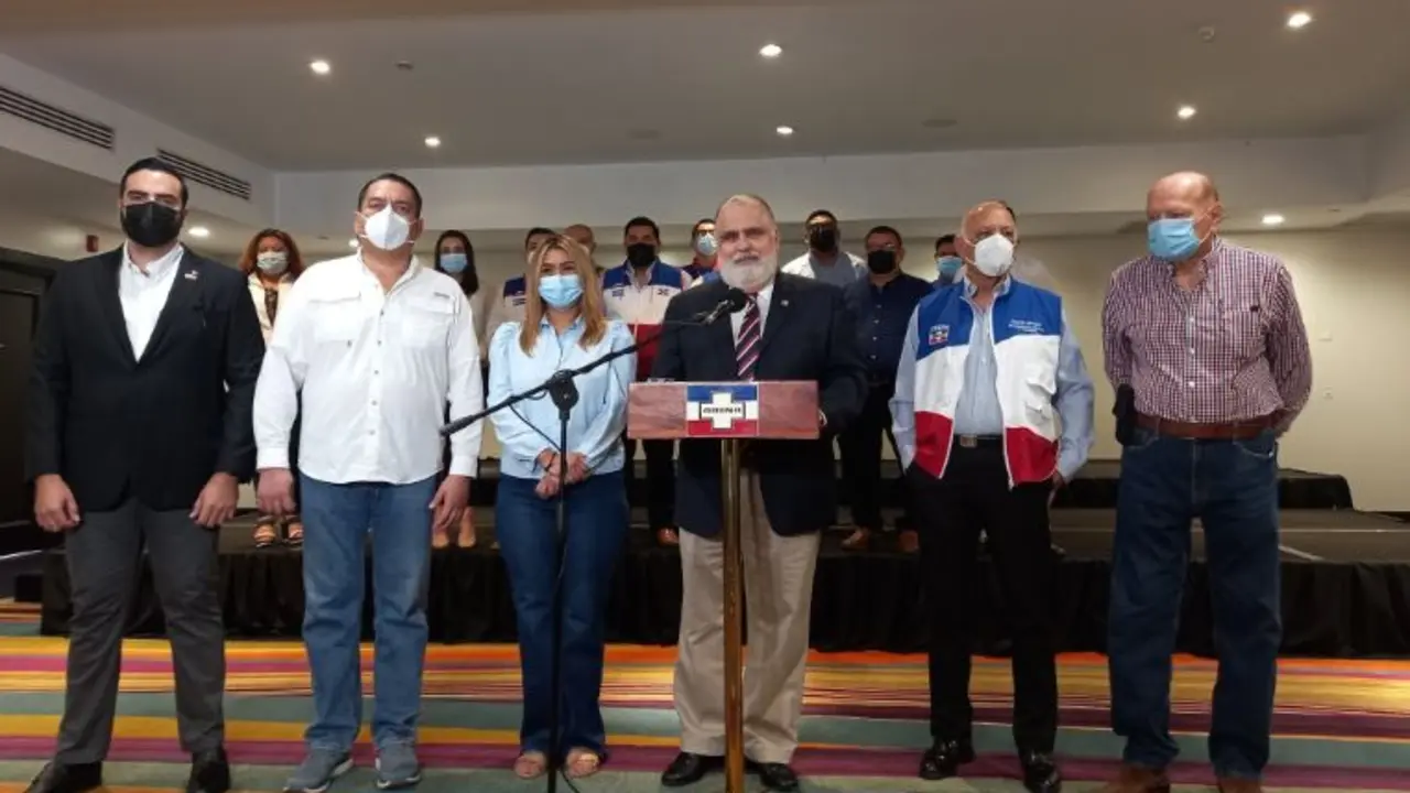 COENA renuncia a sus cargos