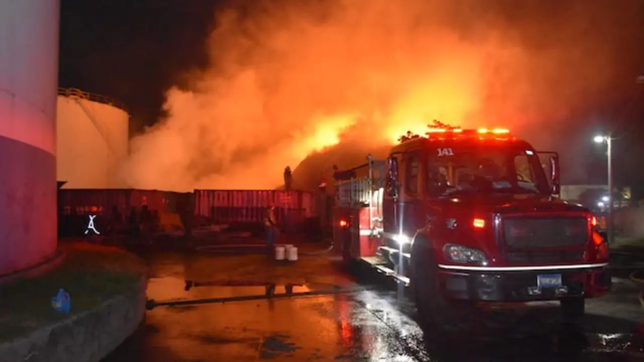 Bomberos Incendio Acajutla
